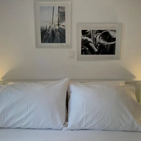 Emerald Apartment *
